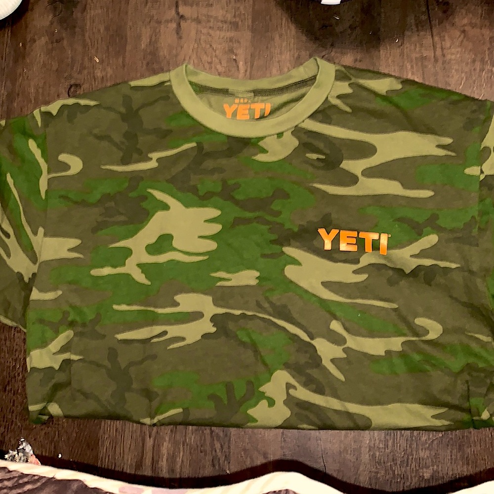Yeti Camo shirt size large